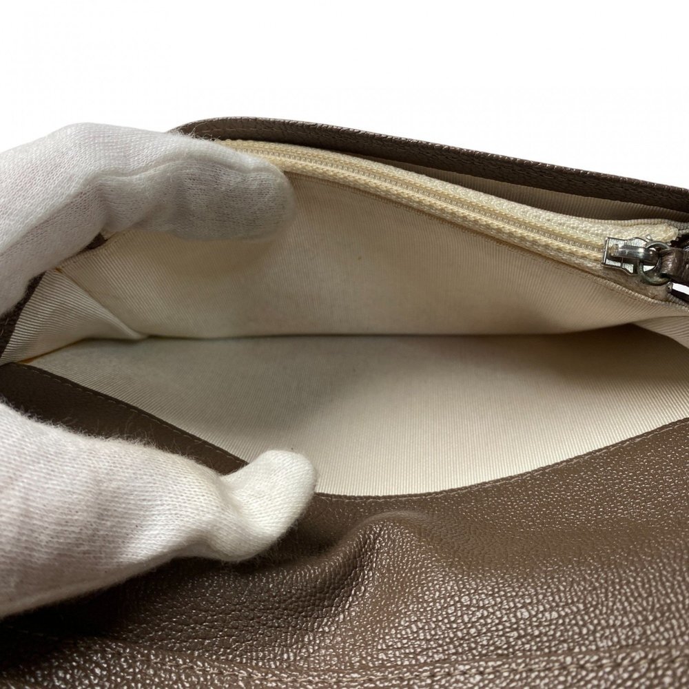 CHANEL Logo Wallet - Picture 9 of 14